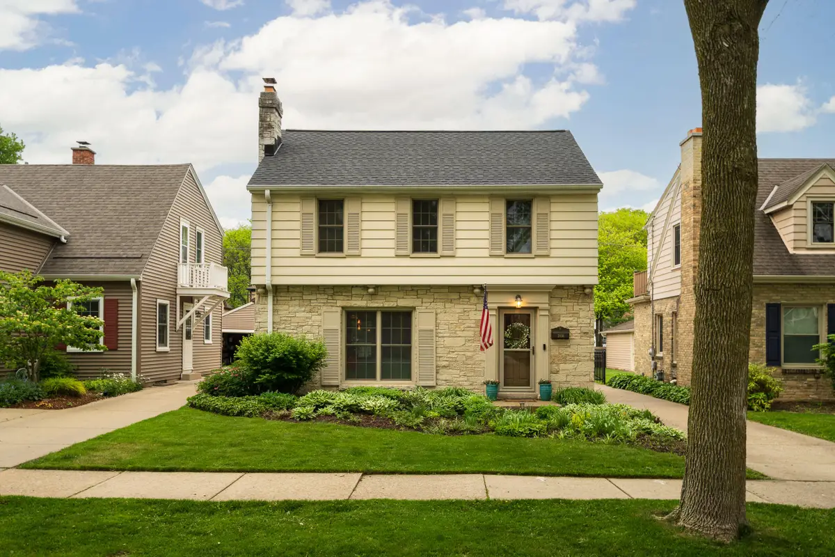 2456 N 85th St, Wauwatosa, WI 53226 - #1