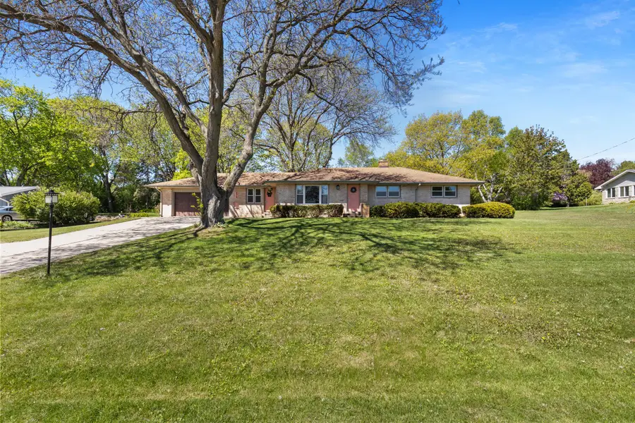 575 Kenmar Rd, Brookfield, WI 53005 - #2