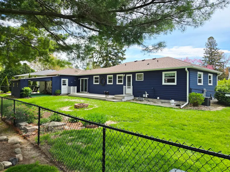 434 Greenland Ave, Oconomowoc, WI 53066 - #3