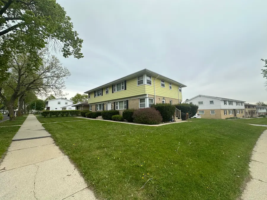 3021 W Wanda Ave, Milwaukee, WI 53221 - #2