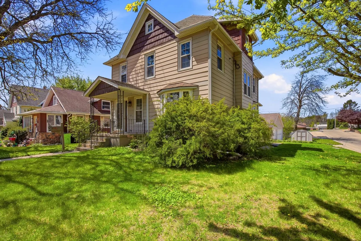 269 S Walnut St, Mayville, WI 53050 - #1