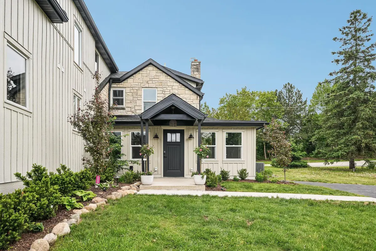 N48W16262 Lisbon Rd, Menomonee Falls, WI 53051 - #1