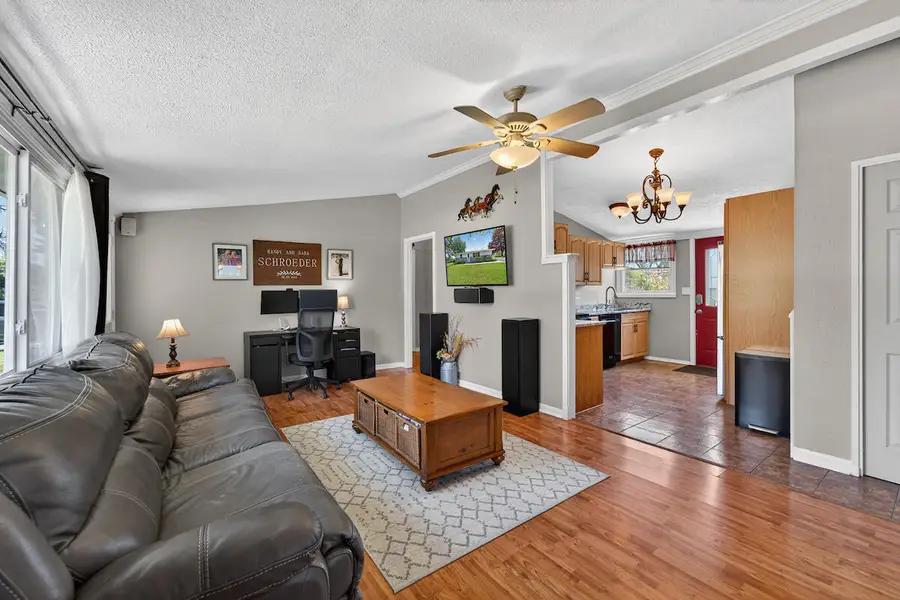 9707 Saratoga Dr, Caledonia, WI 53108 - #3