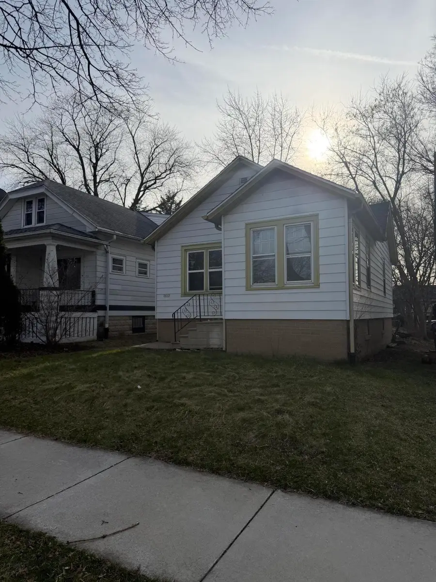 5053 N 28th St, Milwaukee, WI 53209 - #2