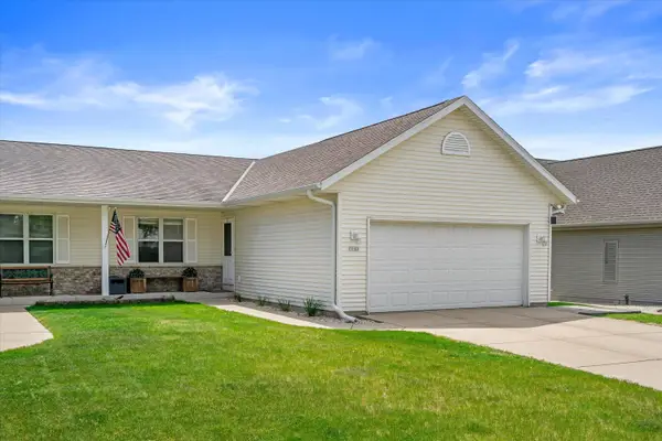 1103 Firethorn Dr, West Bend, WI 53090
