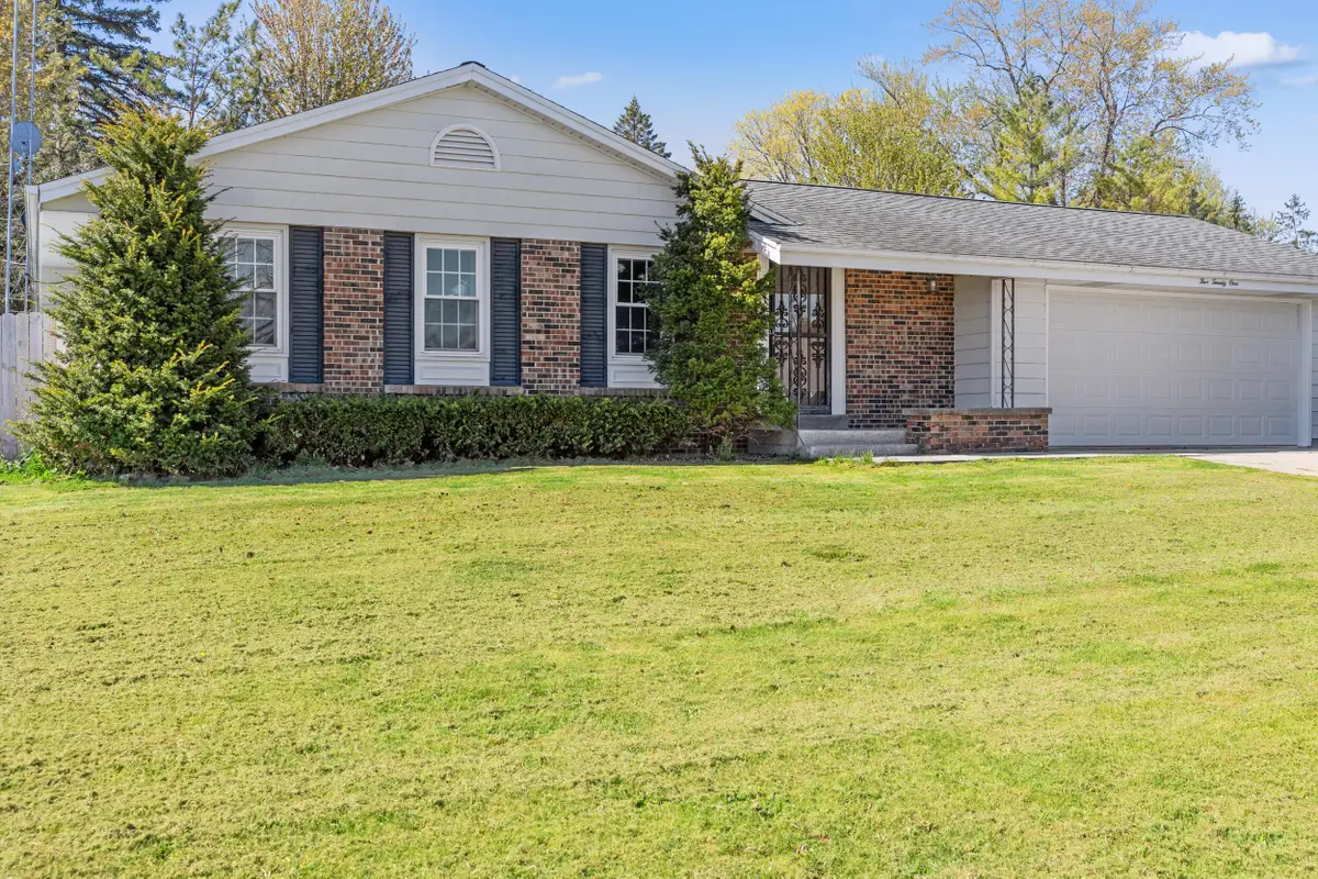 521 W 3rd St, Waldo, WI 53093 - #1