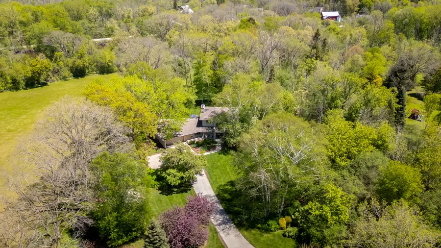 9740 N Riverside Rd, Mequon, WI 53092 - #3