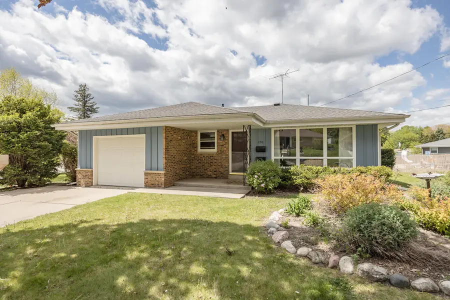 250 S Hine Ave, Waukesha, WI 53188 - #2