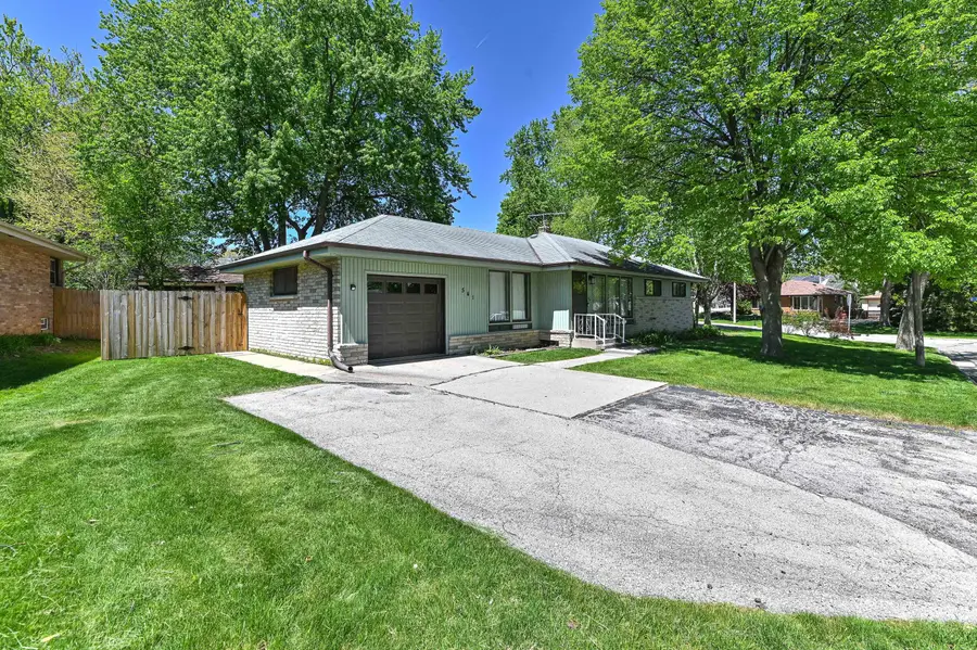 541 N 109th St, Wauwatosa, WI 53226 - #3