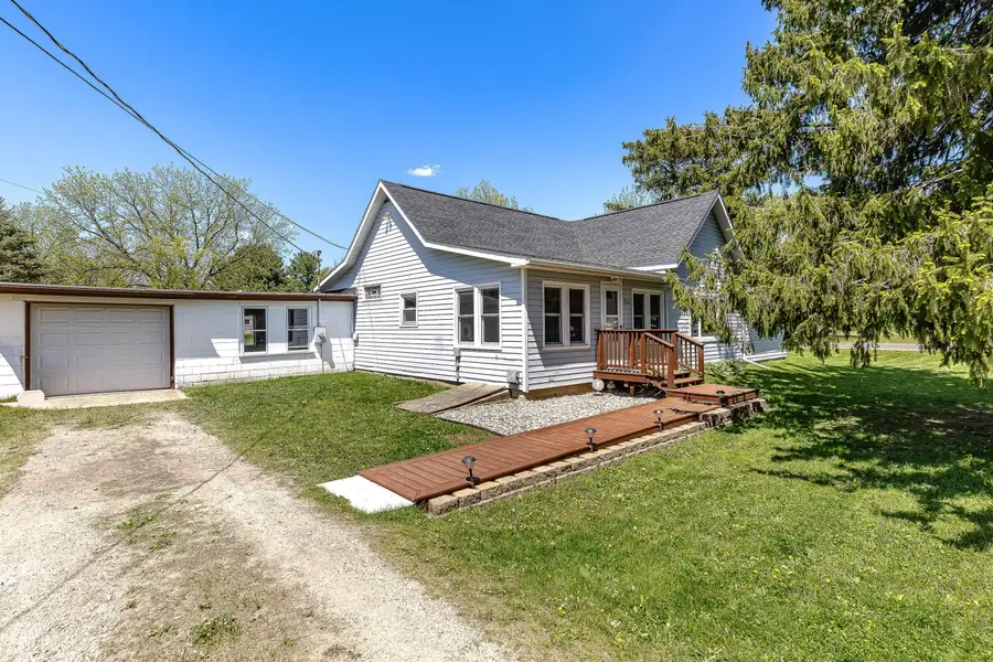 N7245 John St, Holland, WI 54636 - #2