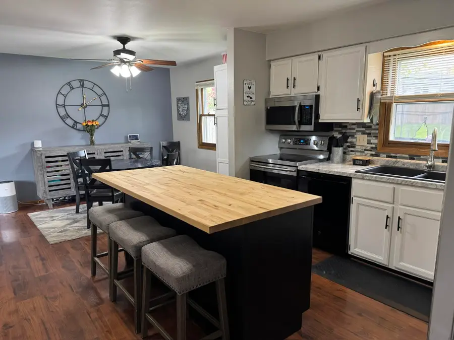 229 S Claremont Rd, Saukville, WI 53080 - #2