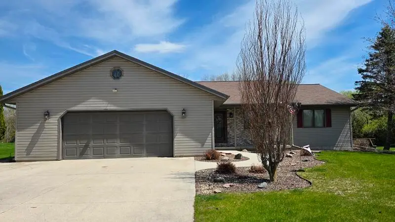 1209 Stonebridge Dr, Howards Grove, WI 53083 - #1