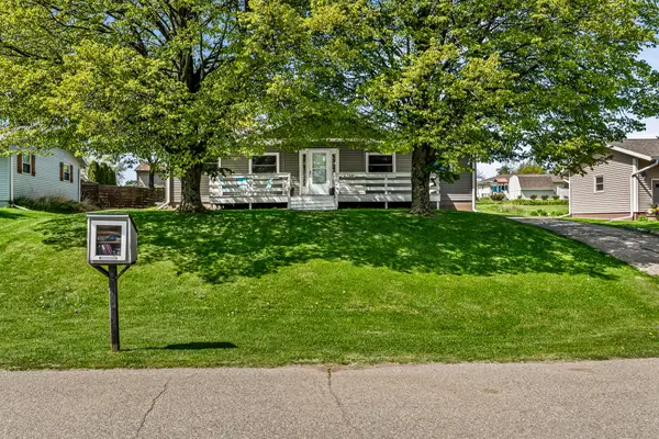 W2768 Schams Ave, Greenfield, WI 54601