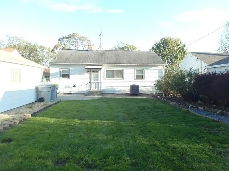 176 W Armour Ave, Milwaukee, WI 53207 - #3