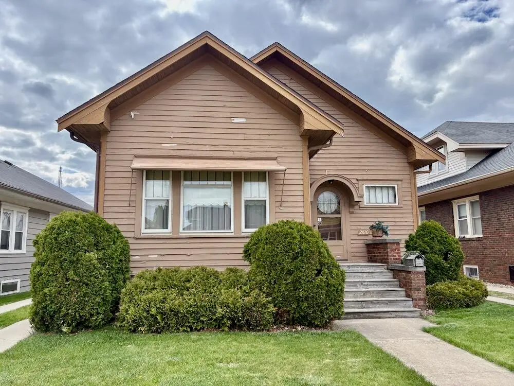 2610 Lasalle St, Racine, WI 53402 - #1