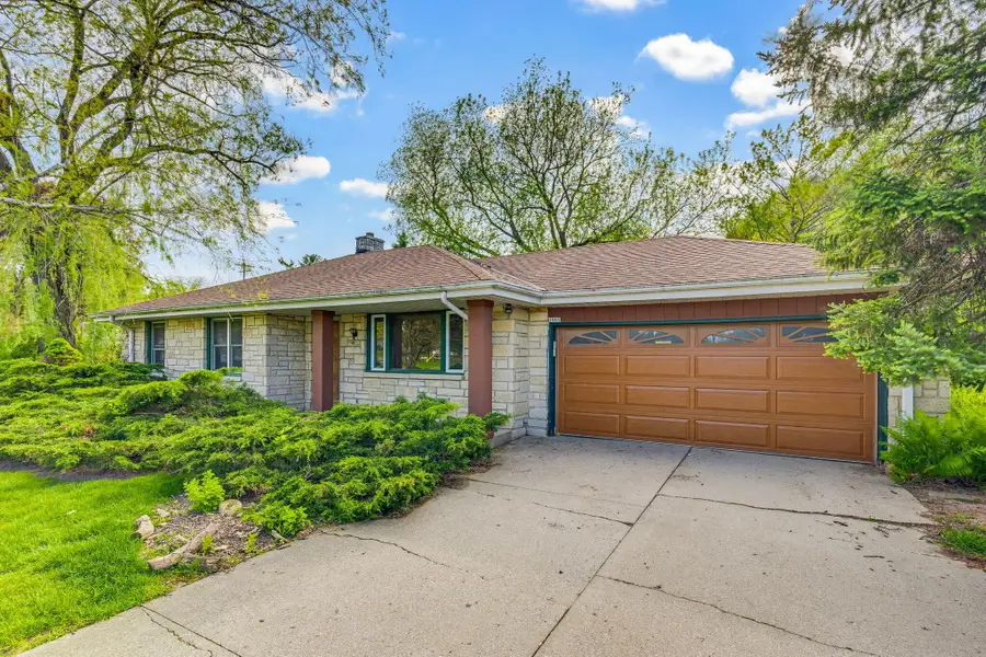 1005 Harvey Ave, Brookfield, WI 53005 - #2