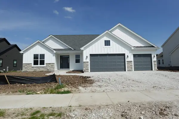 1703 Hammock Ln, Oconomowoc, WI 53066