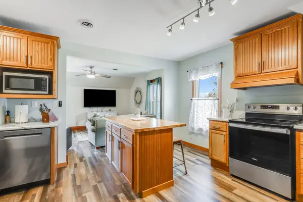 211 E Main St, Mishicot, WI 54228