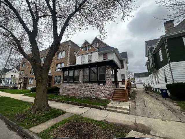 1040 College Ave, Racine, WI 53403 - #1