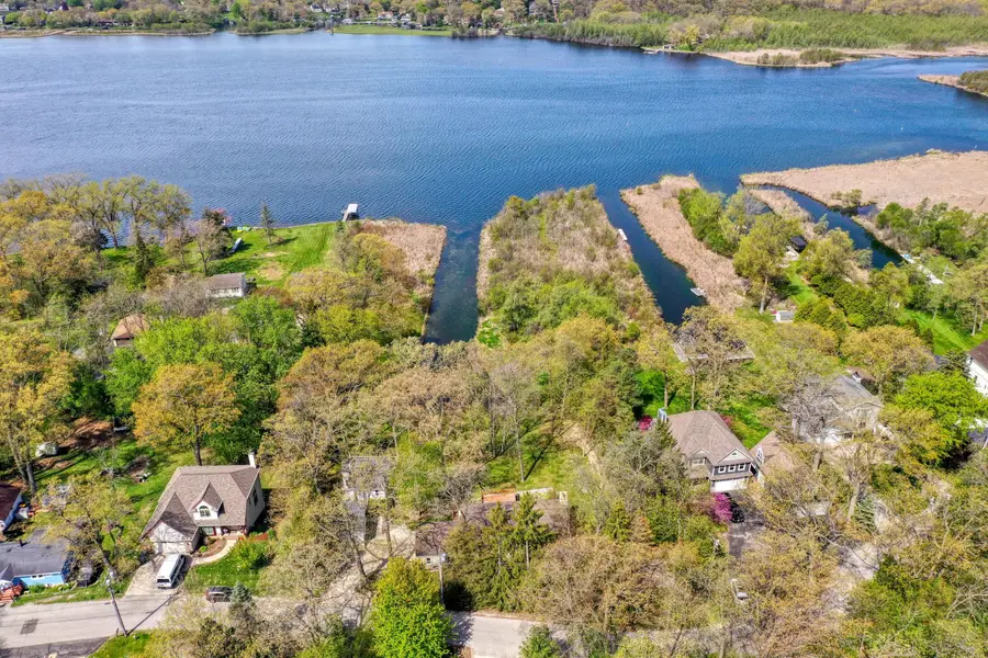 3513 Ridge Dr, Delafield, WI 53029 - #2