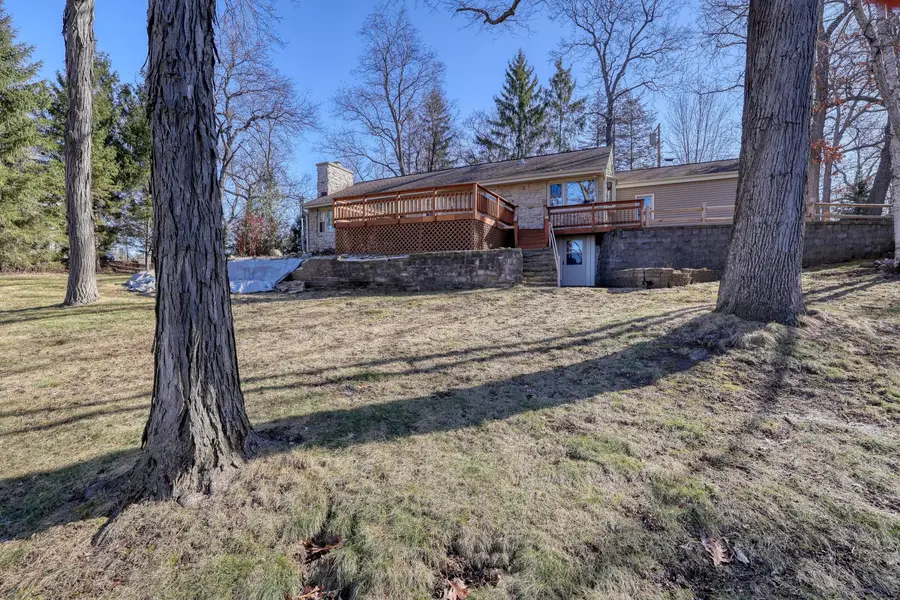 3513 Ridge Dr, Delafield, WI 53029 - #3