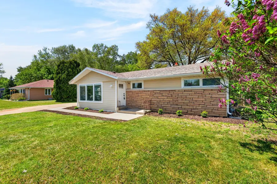 2965 N 124th St, Brookfield, WI 53005 - #2