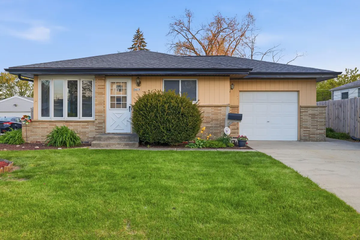 5419 Marboro Dr, Racine, WI 53406 - #1