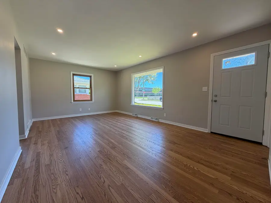 1010 Shorecrest Dr, Racine, WI 53402 - #3