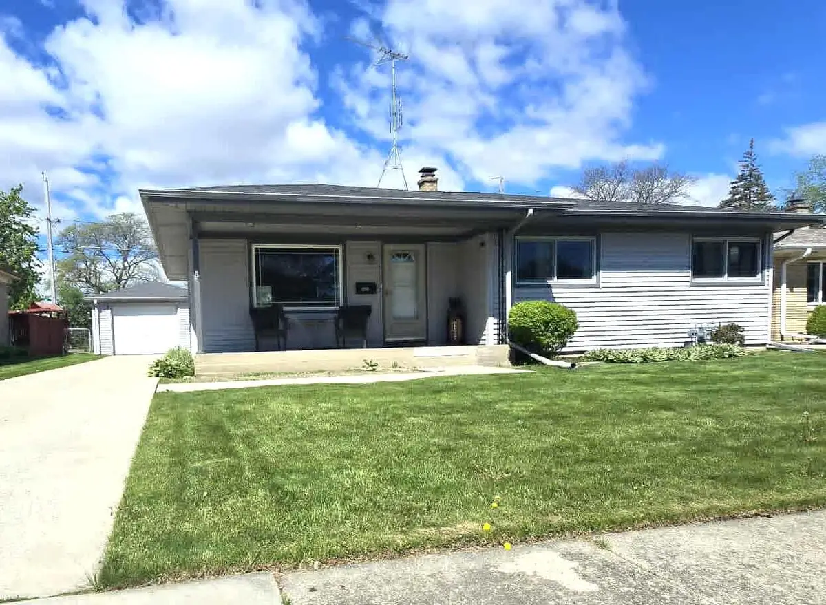 1930 Saturn Ave, Racine, WI 53404 - #1