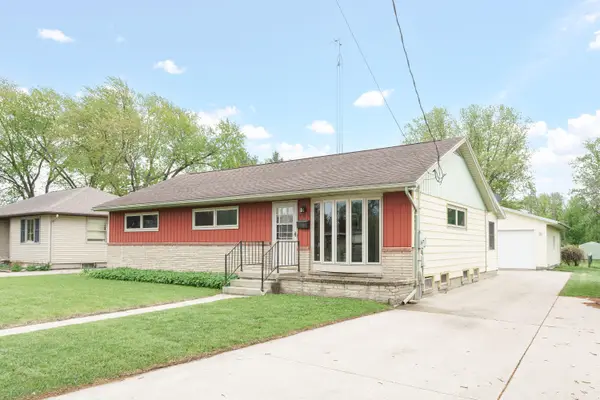105 Clark St, Watertown, WI 53094