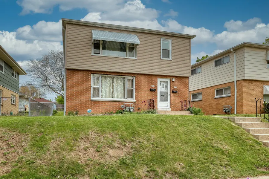 8508 W Keefe Ave, Milwaukee, WI 53222 - #2