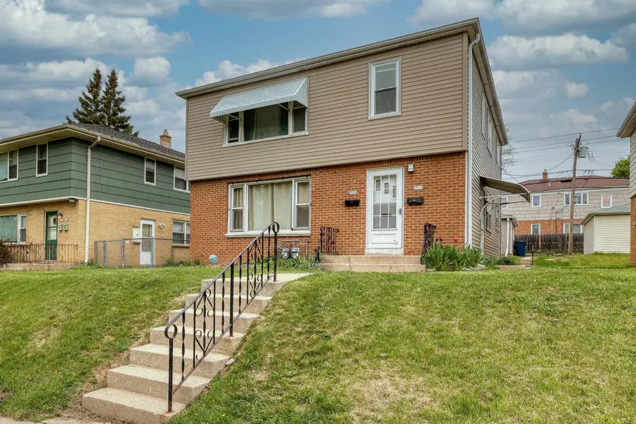 8508 W Keefe Ave, Milwaukee, WI 53222 - #3