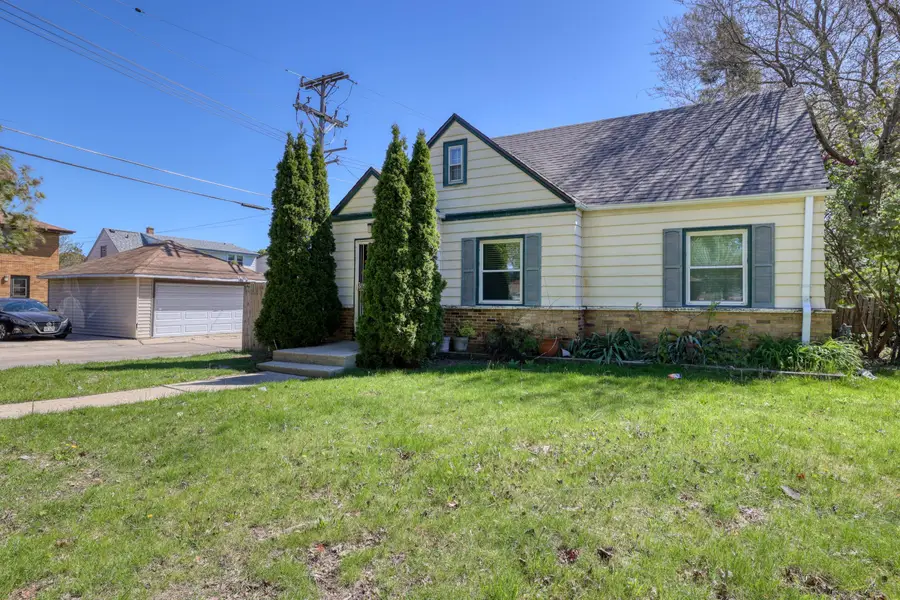4752 N 89th St, Milwaukee, WI 53225 - #3