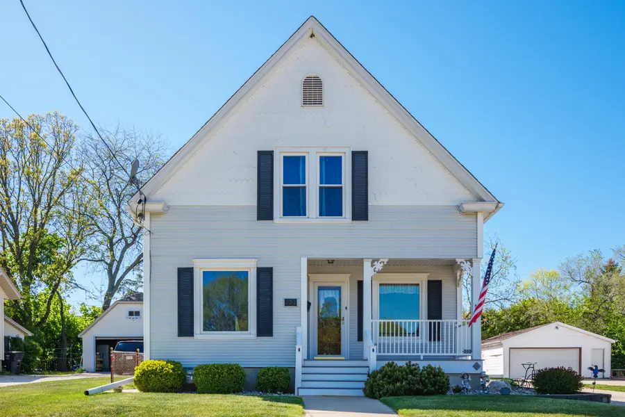 233 Kendall St, Burlington, WI 53105 - #3