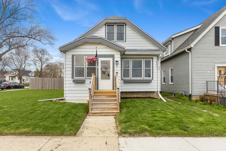 516 Menomonee Ave, South Milwaukee, WI 53172 - #2