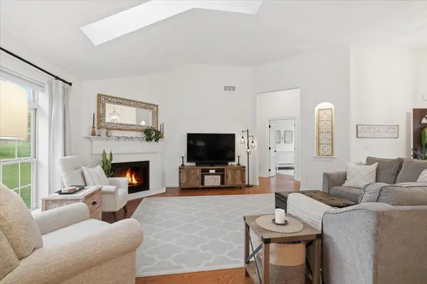 1152 River Place Blvd, Waukesha, WI 53189