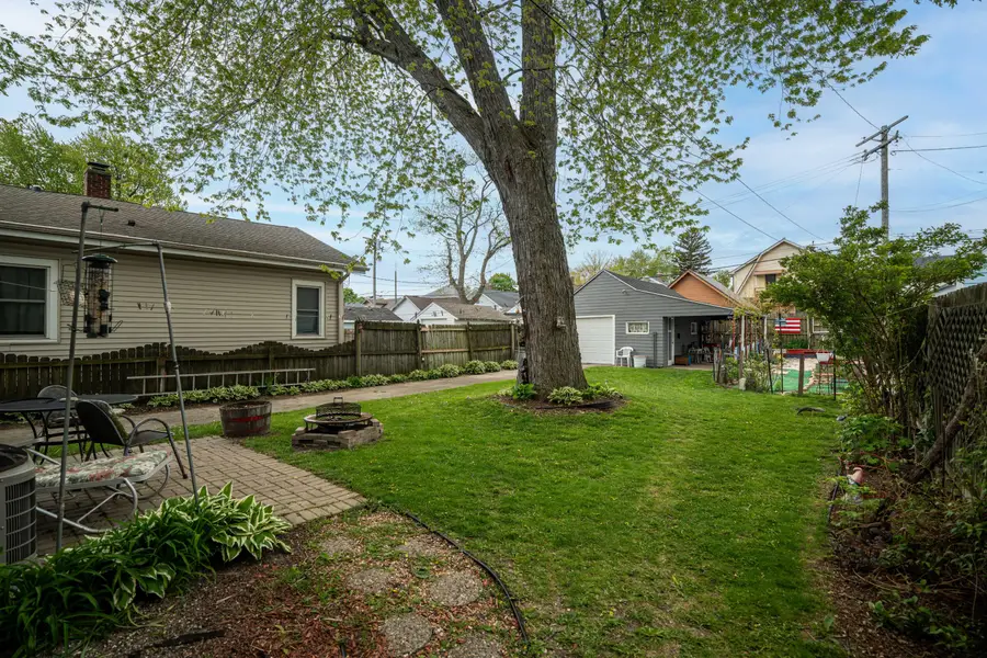 938 Cleveland Ave, Racine, WI 53405 - #3