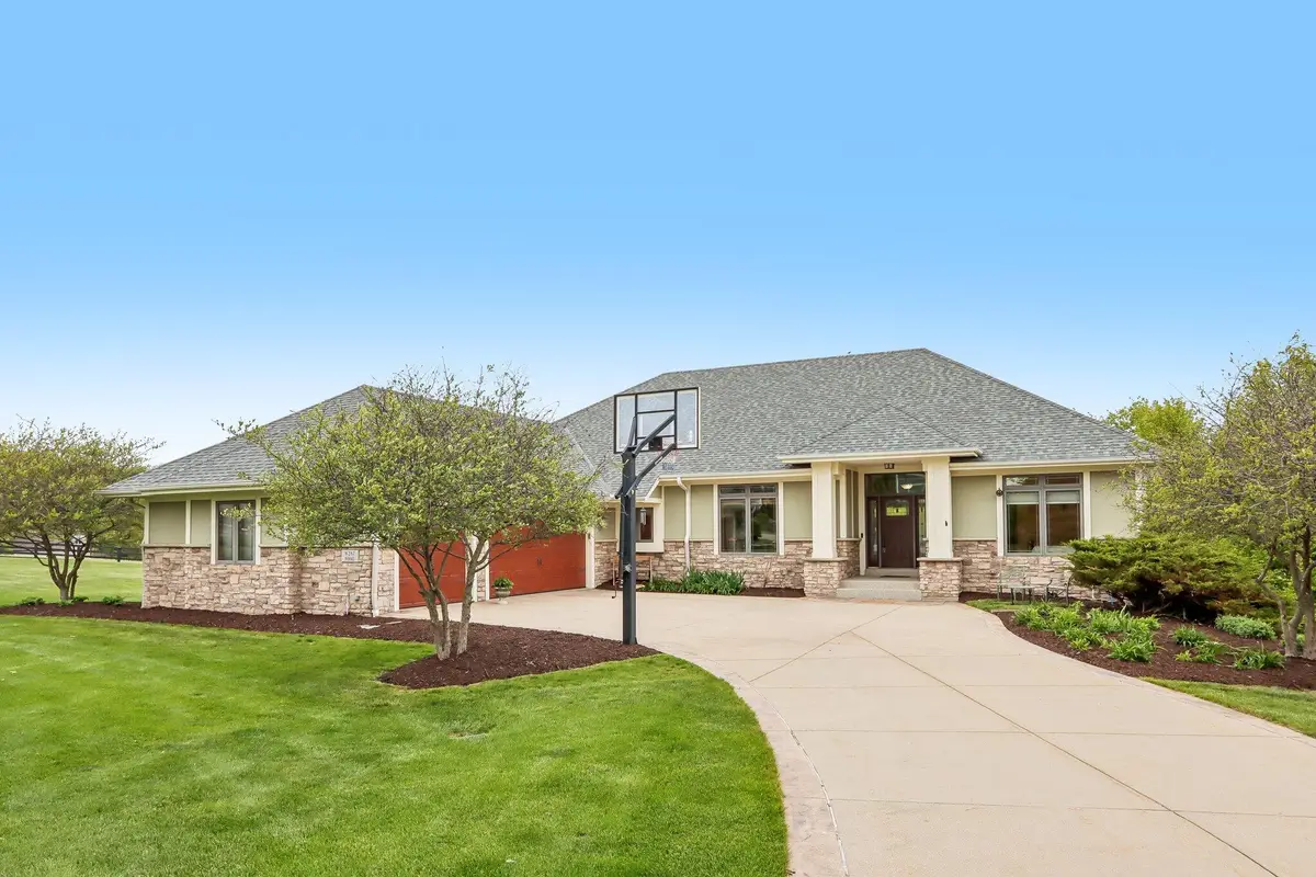 W287N990 Bedouin Ct, Delafield, WI 53188 - #1