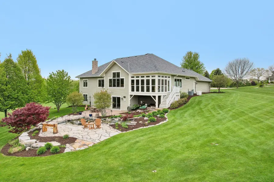 W287N990 Bedouin Ct, Delafield, WI 53188 - #3