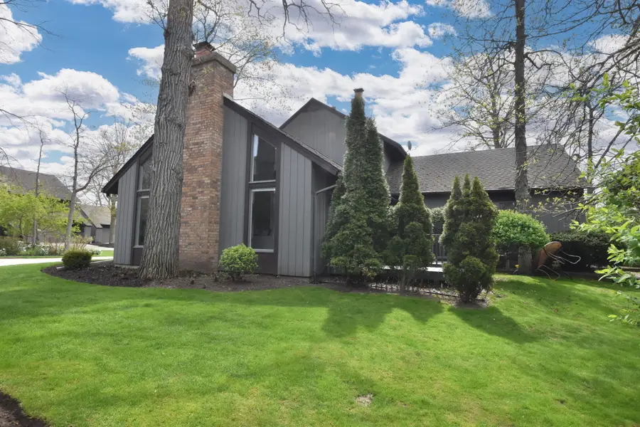 41 E Campus Ct, Wind Point, WI 53402 - #2
