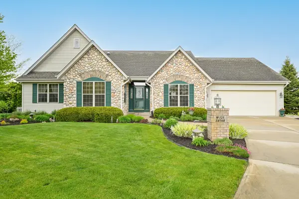 W125S8568 Country View Ct, Muskego, WI 53150