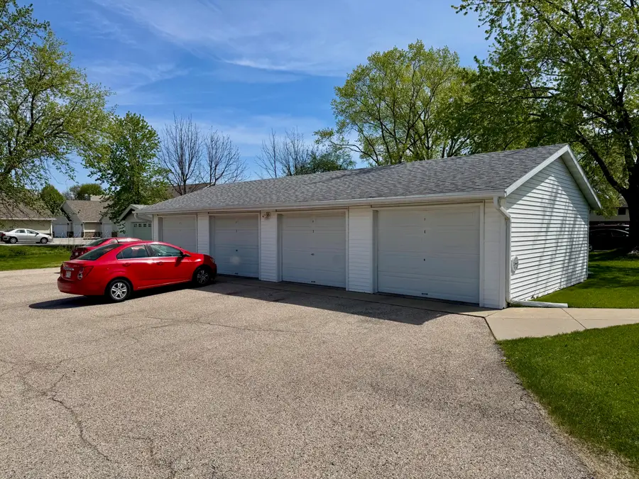 1012 Meadow St, Watertown, WI 53094 - #3