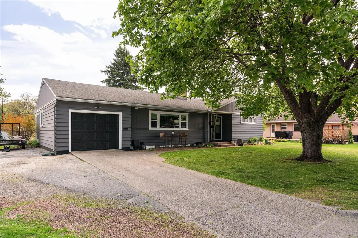 2115 Sisson Dr, La Crosse, WI 54601 - #1