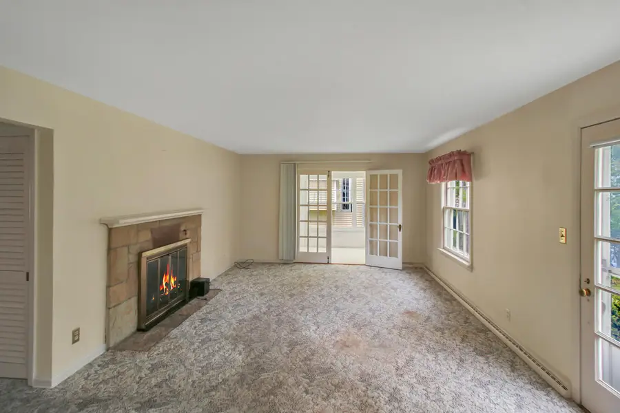 518 S. Lakeshore Dr, Fontana, WI 53125 - #2