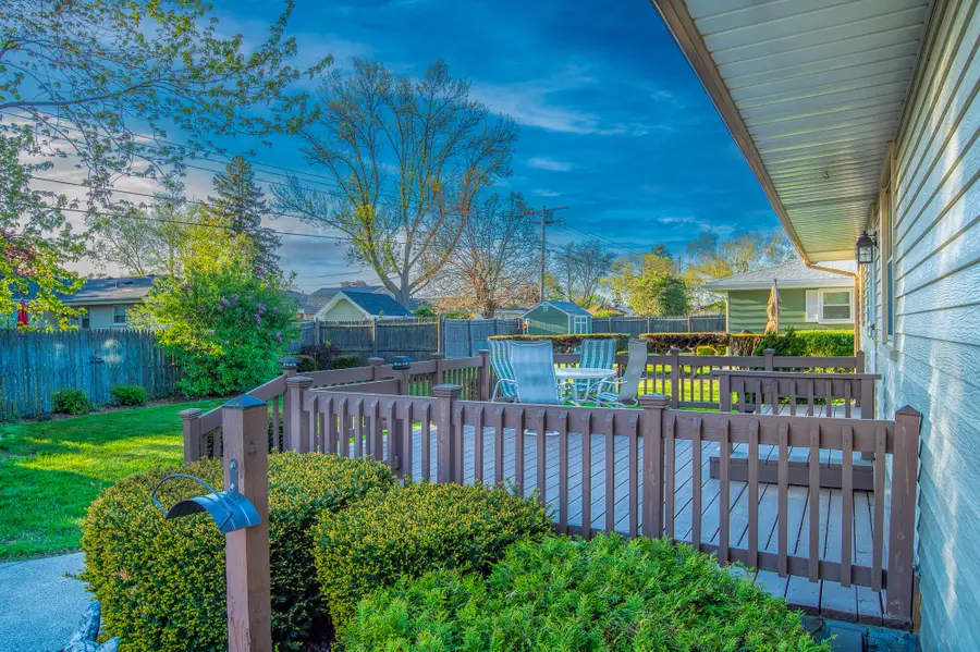 1432 Breeze Ter, Racine, WI 53406 - #2