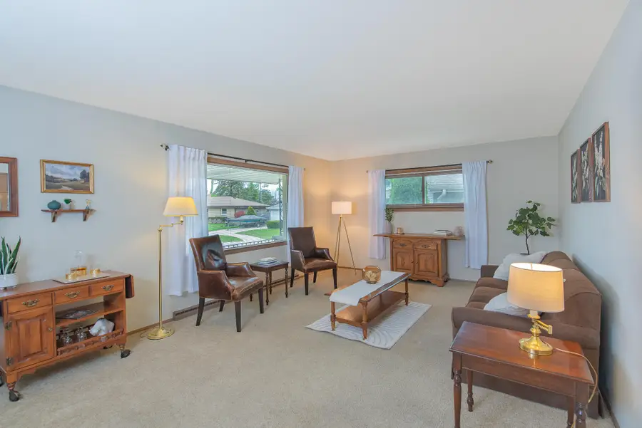 1432 Breeze Ter, Racine, WI 53406 - #3