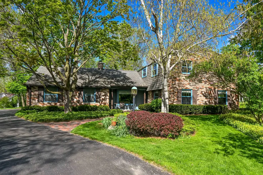 805 Lone Tree Rd, Elm Grove, WI 53122 - #2