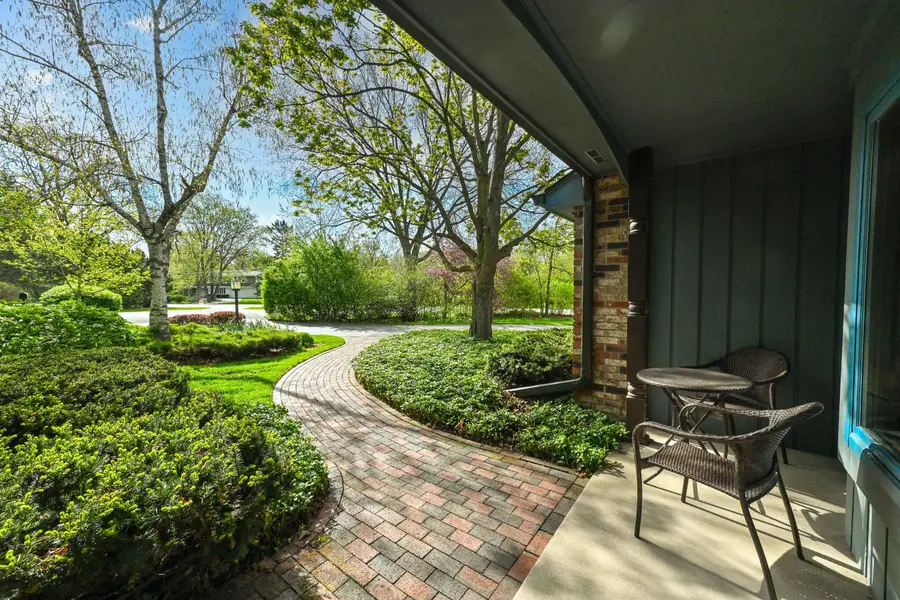 805 Lone Tree Rd, Elm Grove, WI 53122 - #3