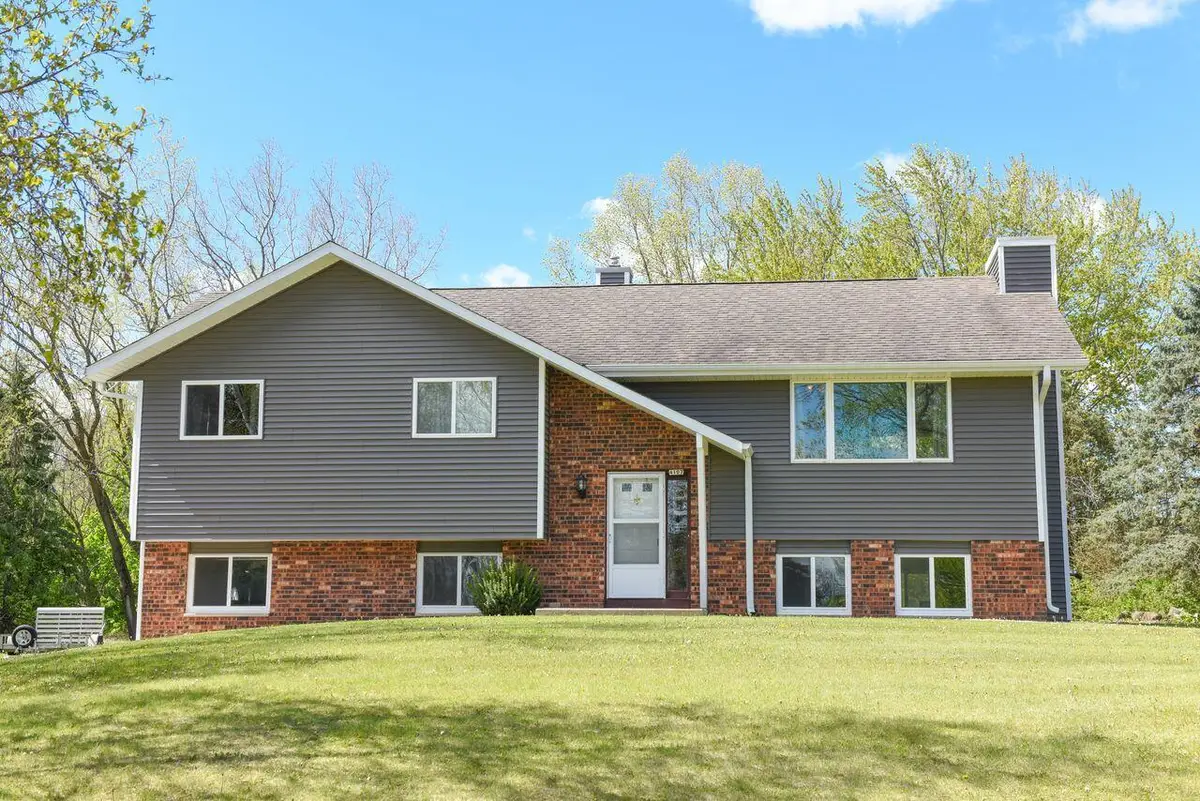4107 Scarborough Dr, Richfield, WI 53076 - #1