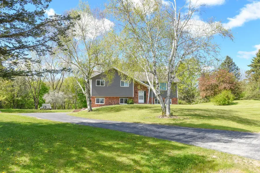 4107 Scarborough Dr, Richfield, WI 53076 - #3